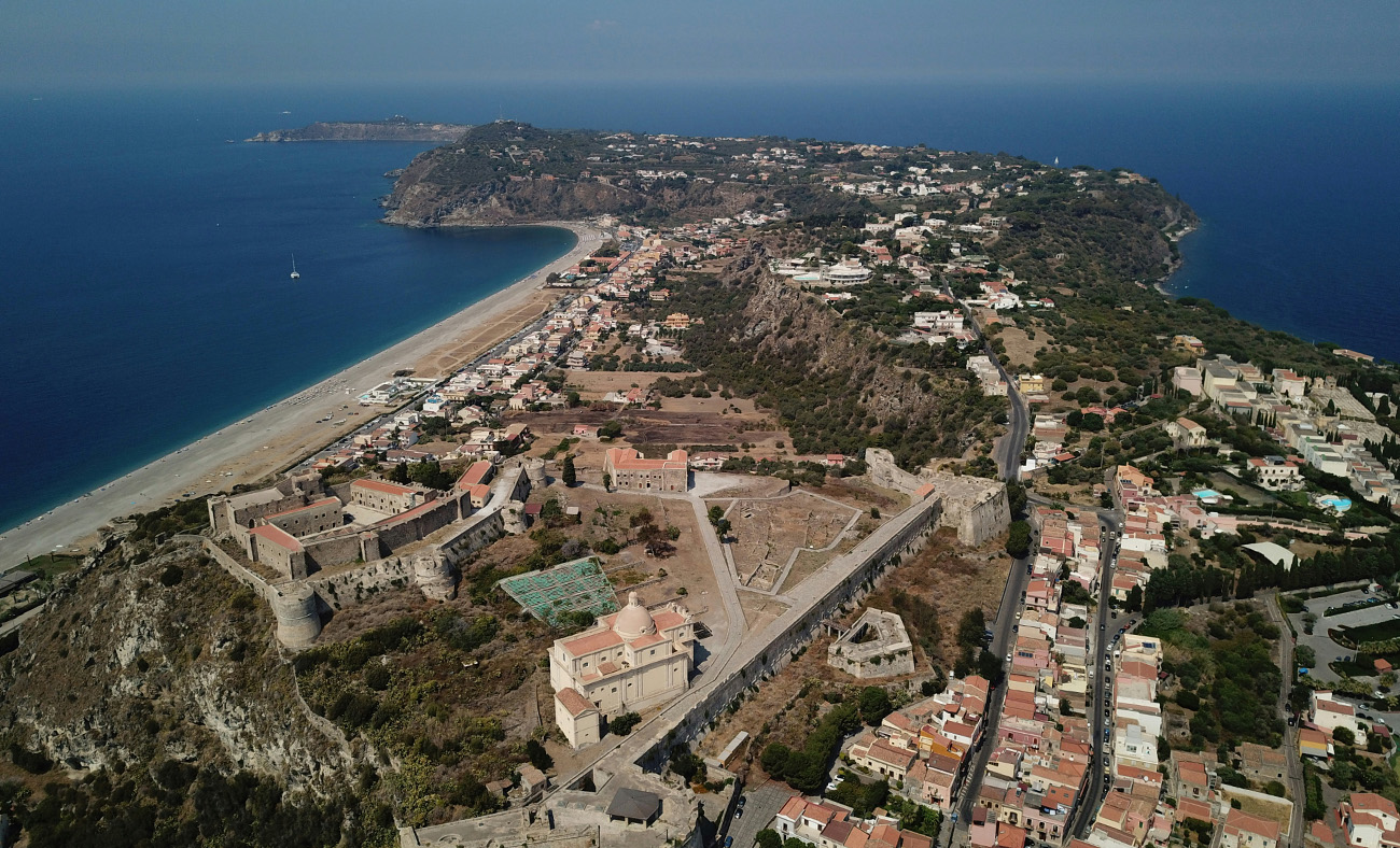 Milazzo - Portorosa complesso turistico a Furnari (ME)