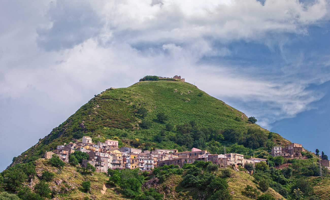 Experiences - Novara di Sicilia tra leggende e tradizioni - Portorosa complesso turistico a Furnari (ME)